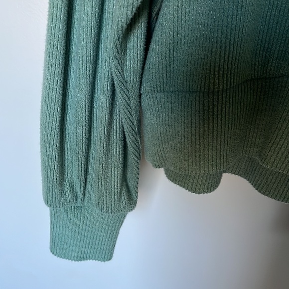 Green Ribbed Sweater - Picture 3 of 5